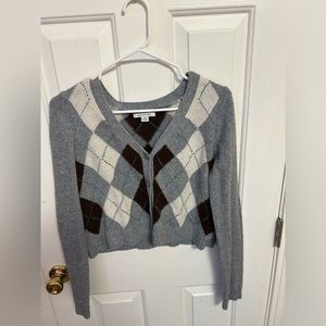 American Eagle grey plaid sweater in small